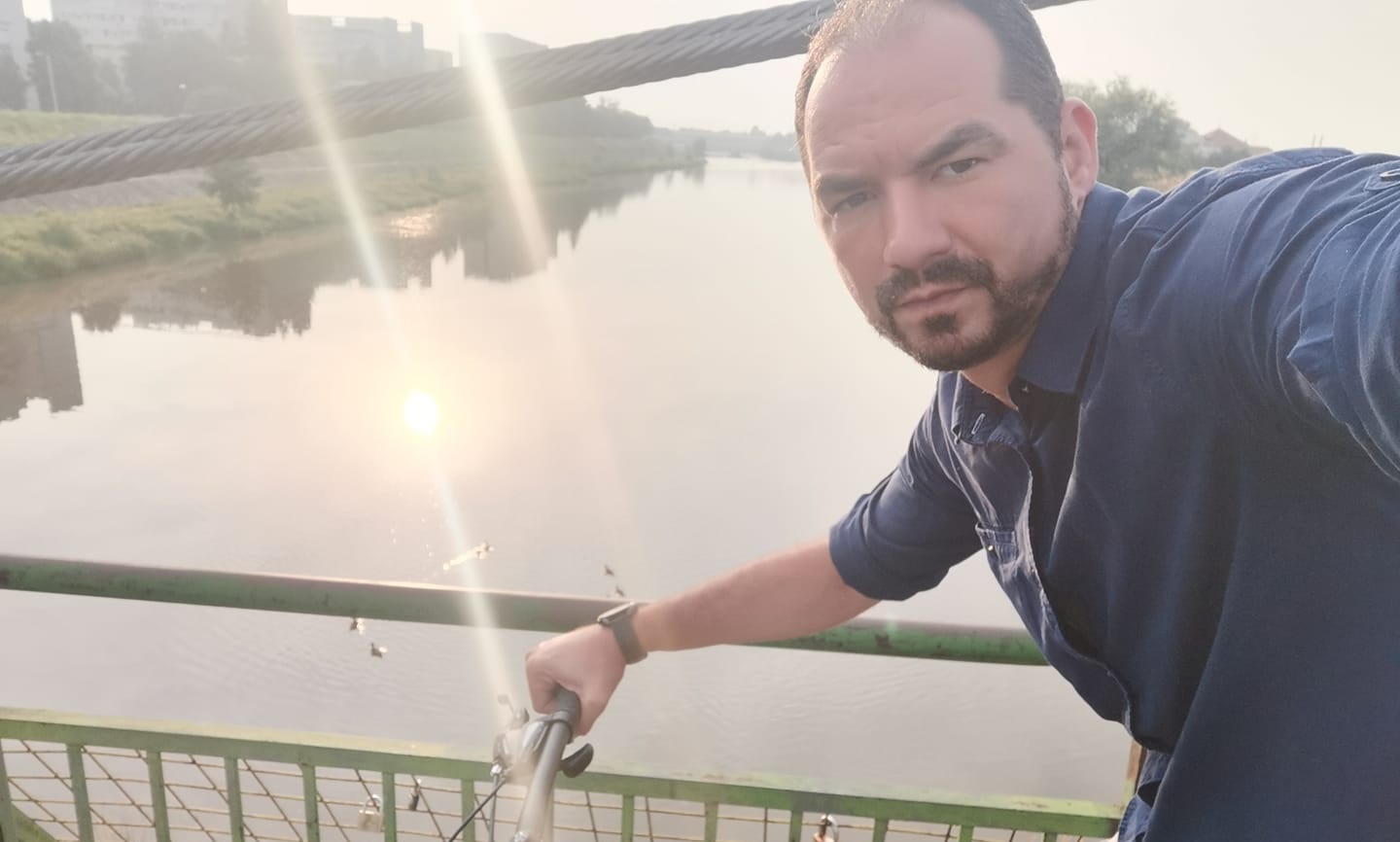 Inginerul de la Apele Române demis pentru că postul lui era promis politic și-a recâștigat funcția în instanță