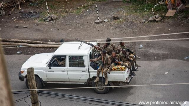 militari intr-o masina alba in tigray etiopia