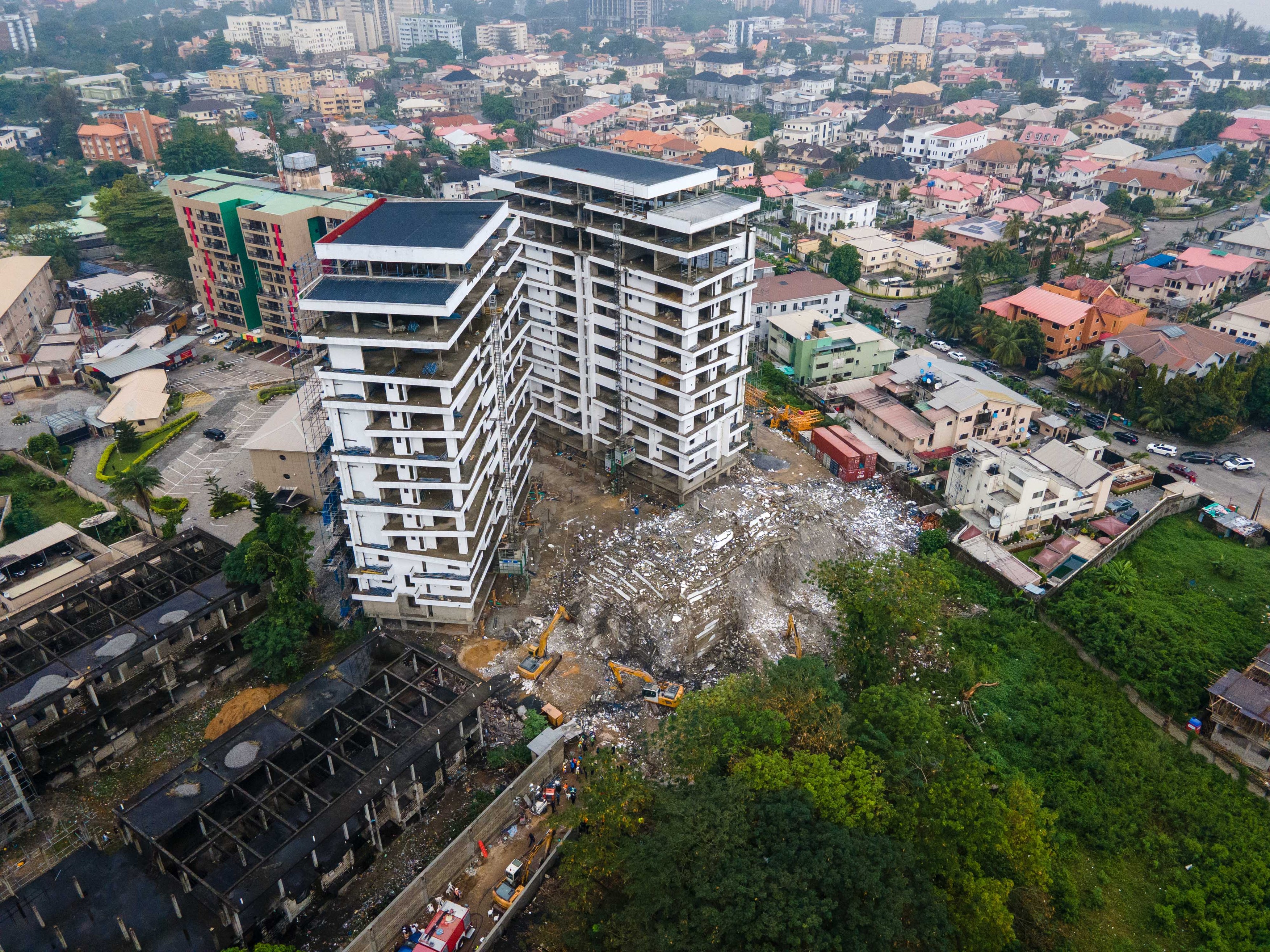Nigeria caută supraviețuitori sub ruinele clădirii de 20 de etaje care urma să găzduiască apartamente de lux
