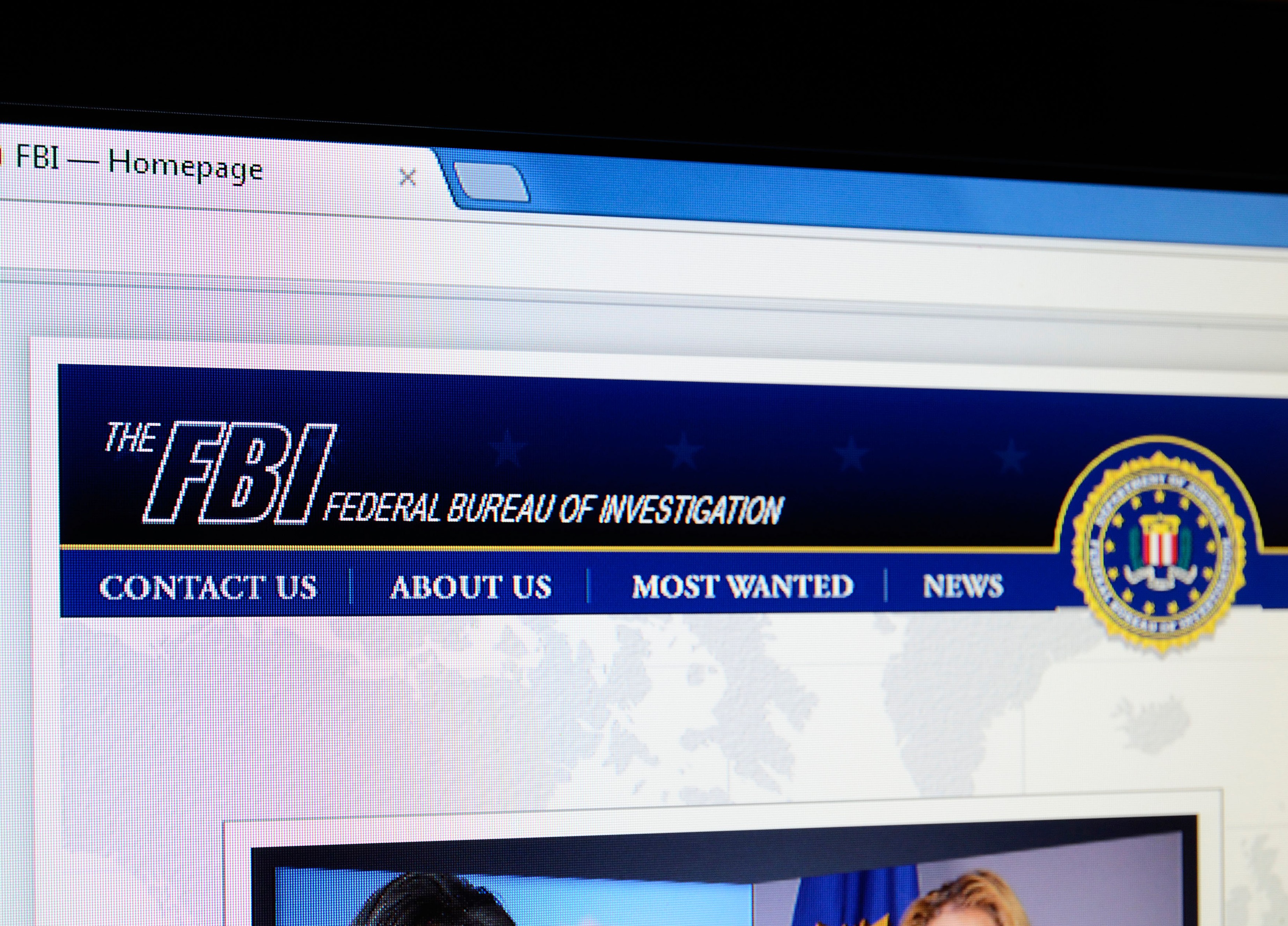 Sistemul de e-mailuri al FBI a fost spart de hackeri. Zeci de mii de mesaje de avertisment au fost trimise