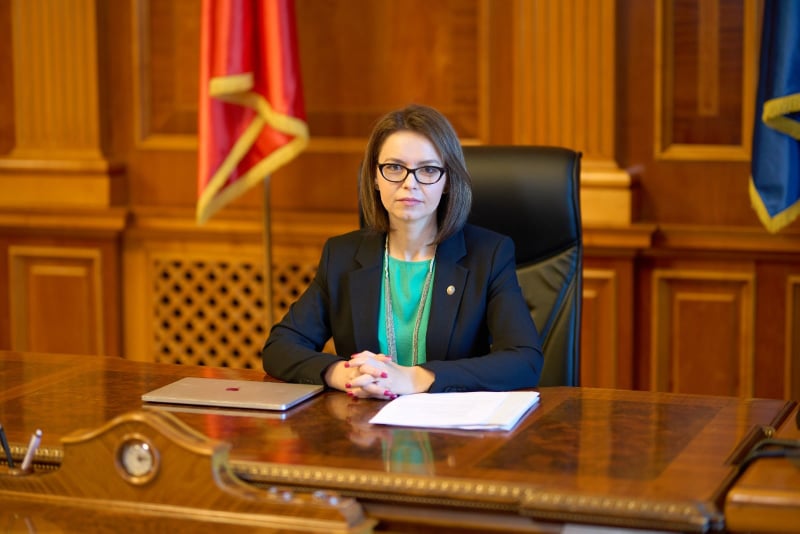 România egalității de gen, se zbate între declarații și prea puține fapte