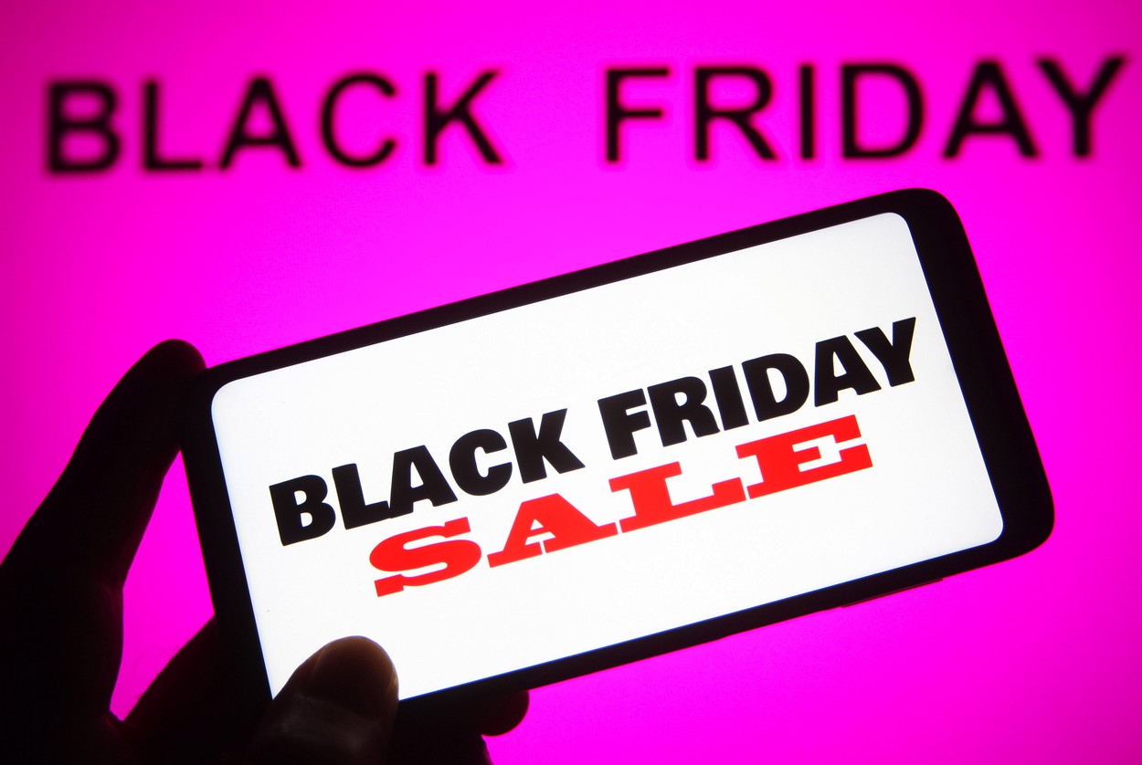 Încă 22 de magazine şi site-uri au fost amendate de ANPC pentru nereguli de Black Friday