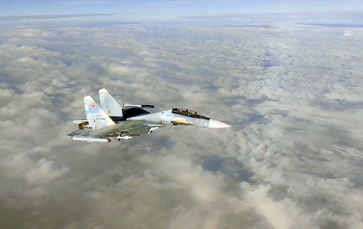 Rusia a trimis bombardiere de sprijin în Belarus și amenință voalat UE: „Să nu permită să fie atrași într-o spirală periculoasă”