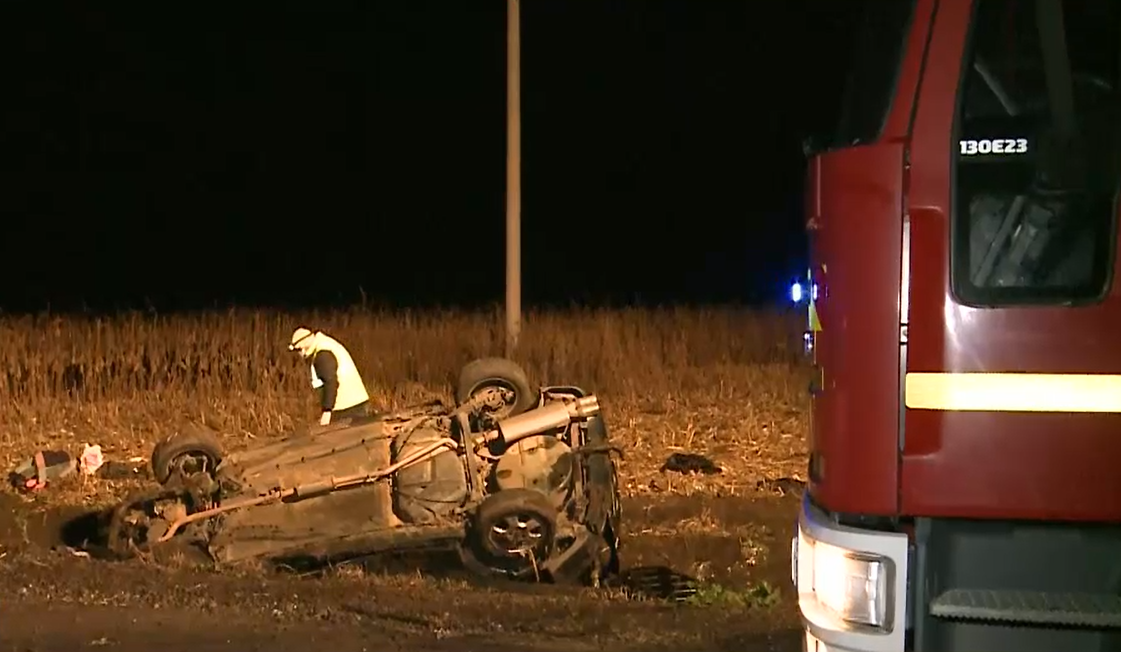 VIDEO Accident grav, cu 2 morți și 10 răniți, în Timiș. Victimele ar fi migranți. Zona e survolată cu elicopterul