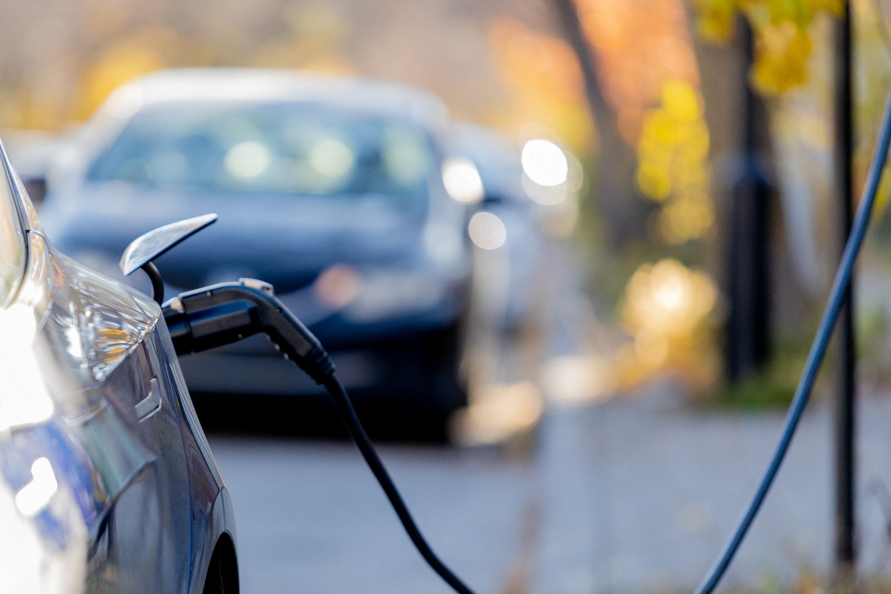 Vânzările de mașini electrice le-au depășit pe cele ale modelelor diesel pentru prima dată în Europa Occidentală