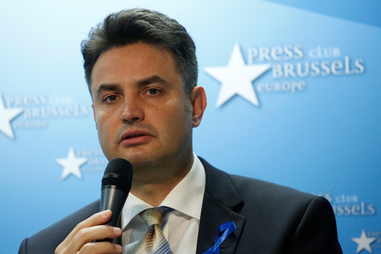 Contracandidatul lui Viktor Orban promite, la Bruxelles, că va elibera țara de corupție și va restabili democrația