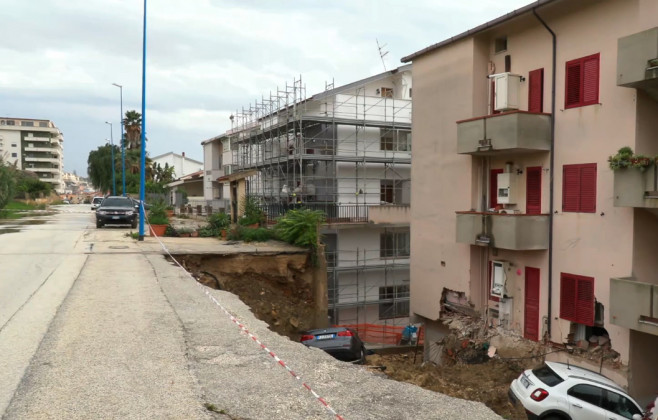 Bad Weather In Italy: Landslides And Roads Like Rivers In Sicily