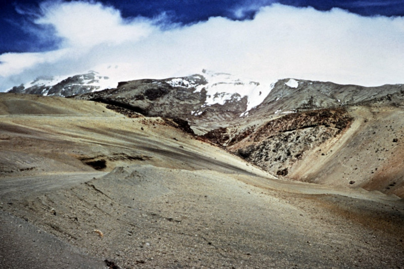 vulcan nevado del ruiz columbia