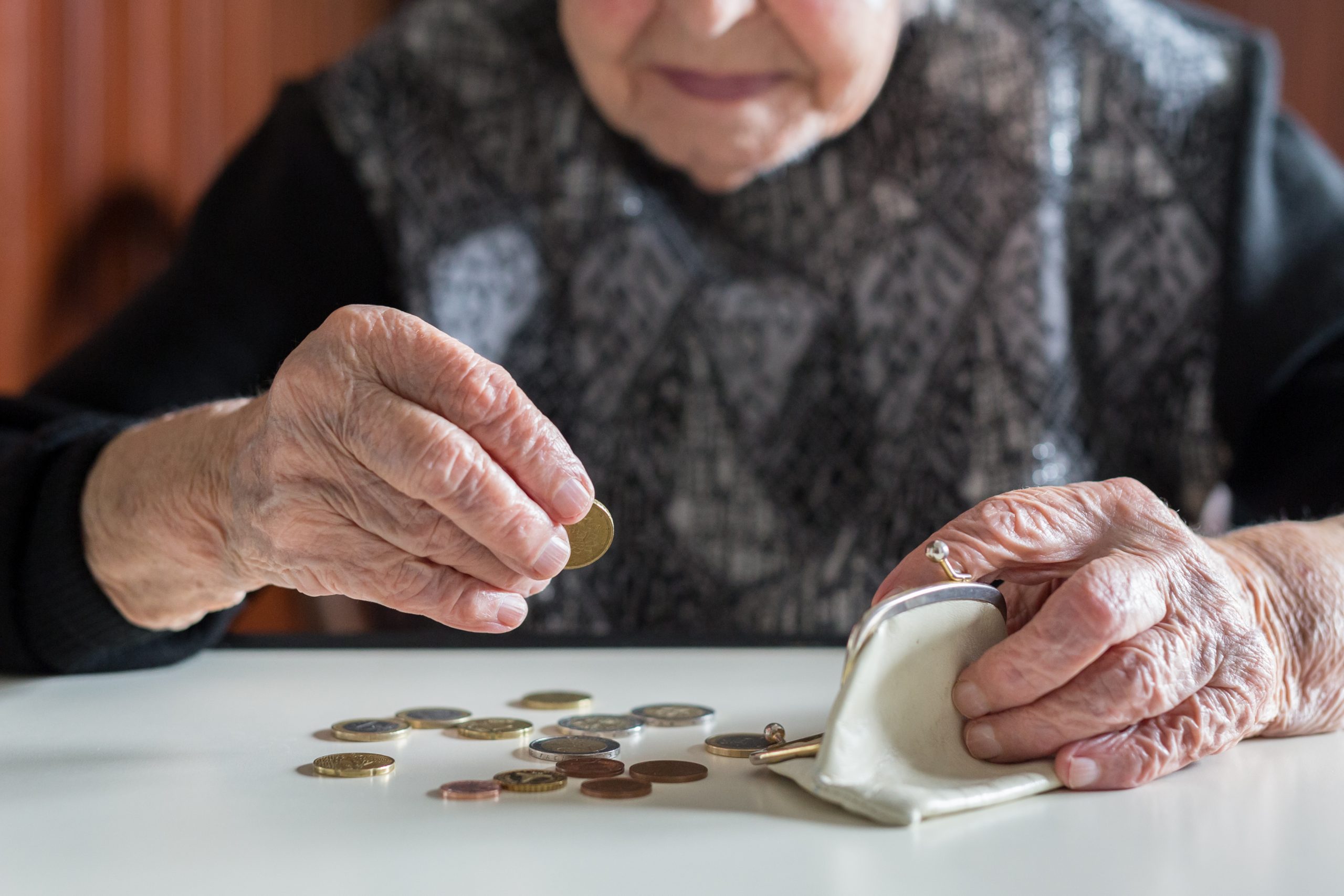 Ministrul Muncii: 3,2 milioane de pensionari vor primi ajutorul de 700 de lei în luna iulie