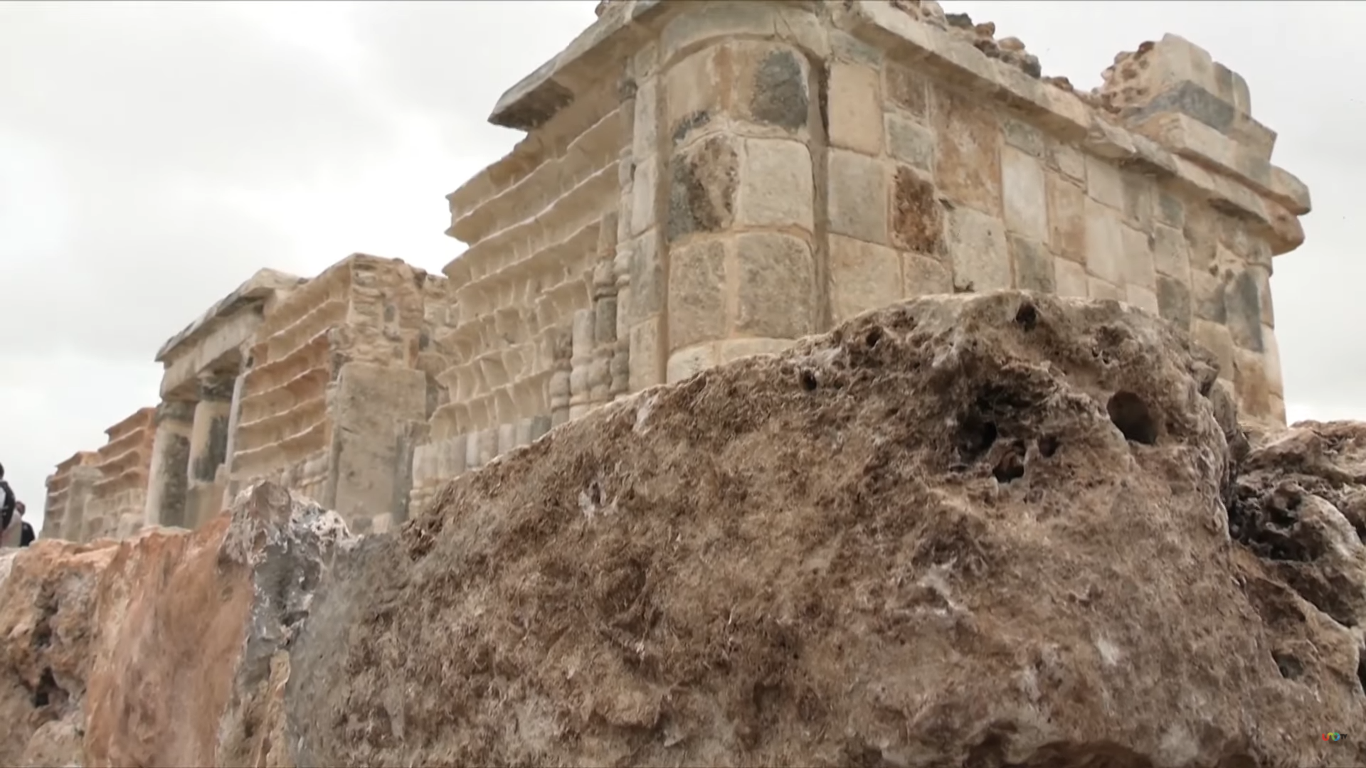 Un oraș mayaș străvechi cu palate, piramide și piețe a fost descoperit pe un șantier de construcții în Mexic