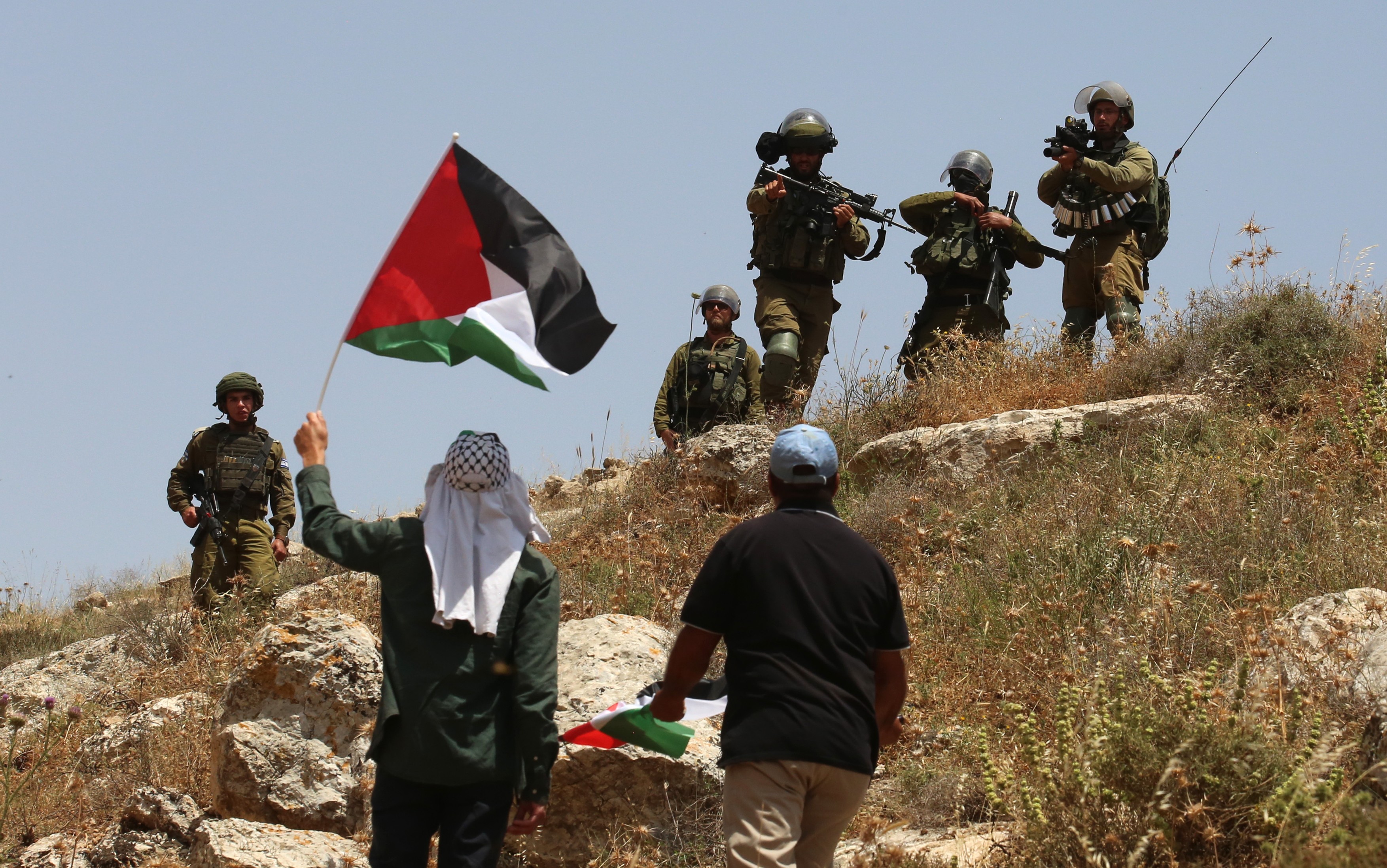 Forţele de securitate israeliene au ucis un palestinian de 15 ani. Alte 90 de persoane au fost rănite în Cisiordania
