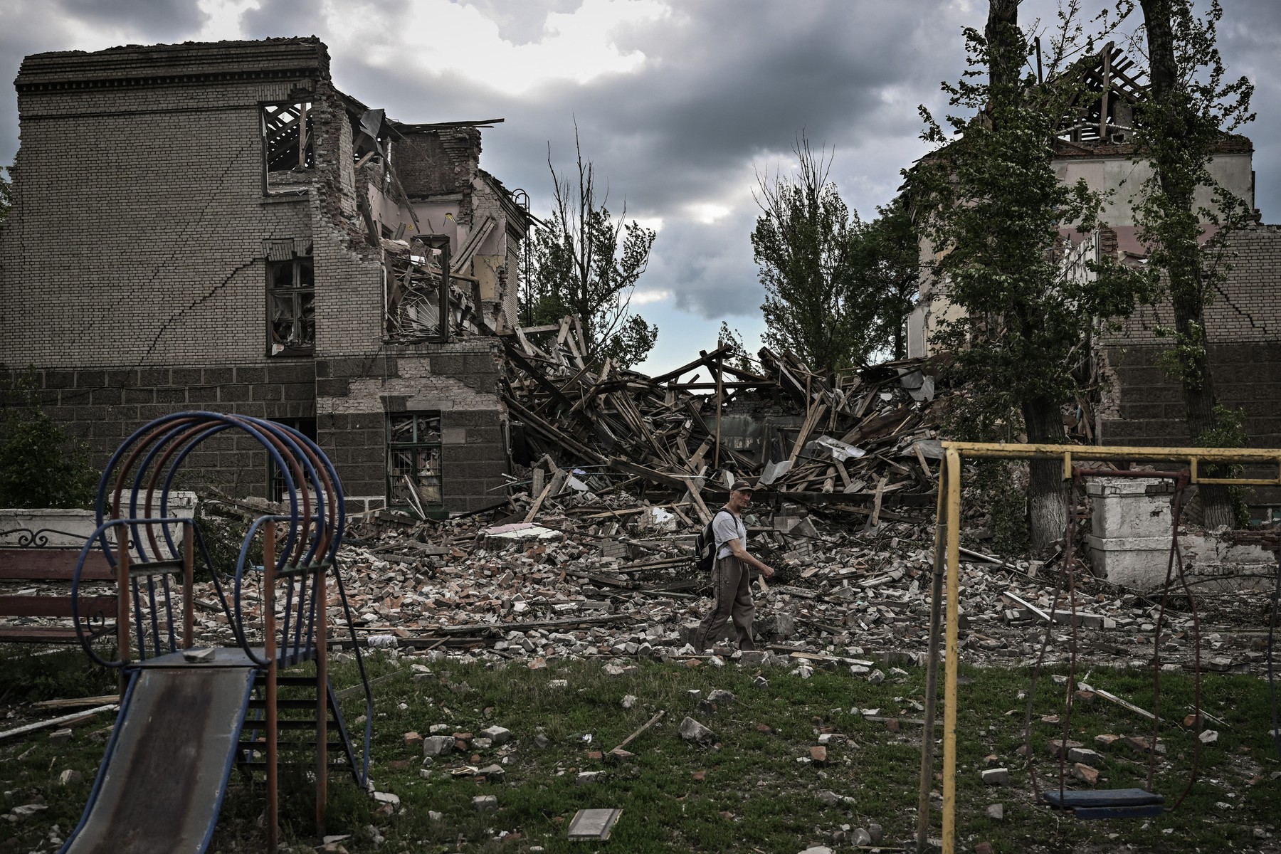 Razboi in Ucraina. Severodonetk, una dintre ultimele zone controlate de Kiev in Lugansk, este sub asaltul continuu al rusilor