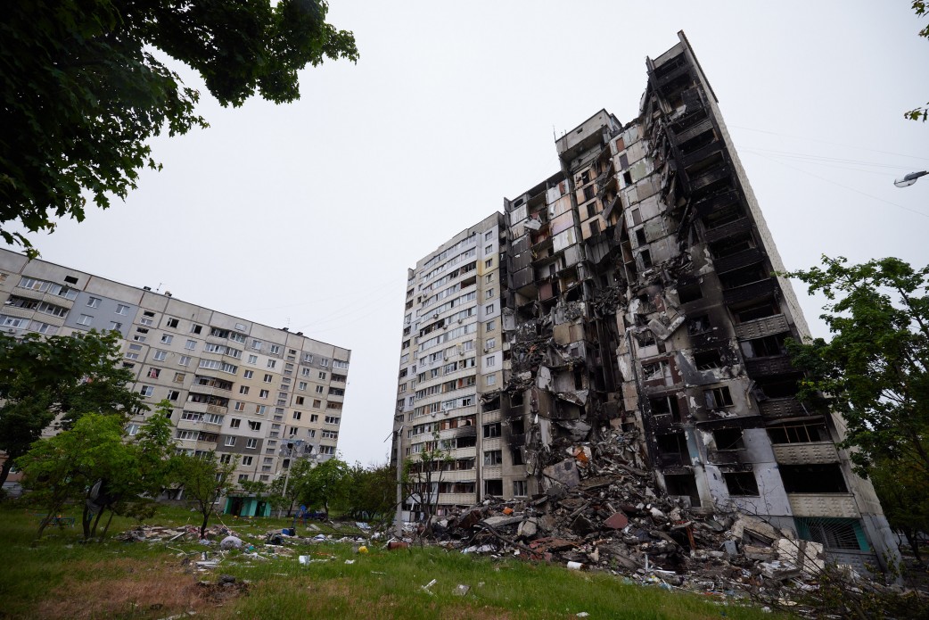 Invazia Rusiei a dat naștere unei noi industrii în Ucraina: turismul de război. Cât plătesc occidentalii ca să ajungă lângă front