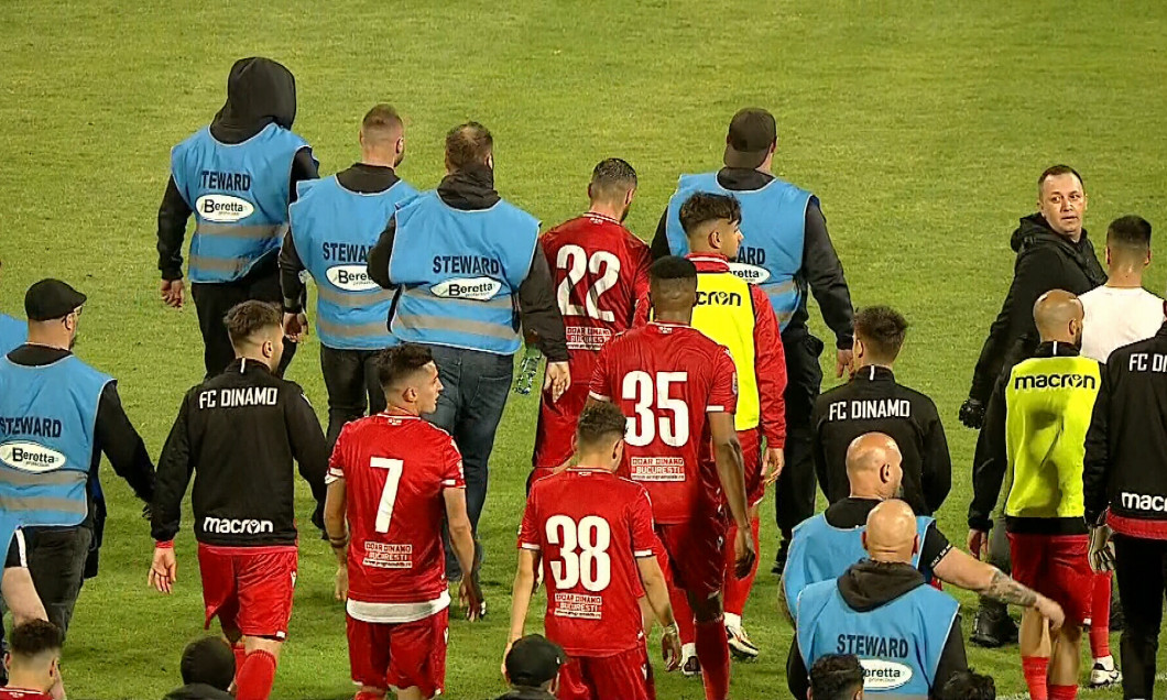 Istorie neagră pentru Dinamo București. Pentru prima oară, a doua cea mai titrată echipă a României retrogradează din Liga 1 la fotbal