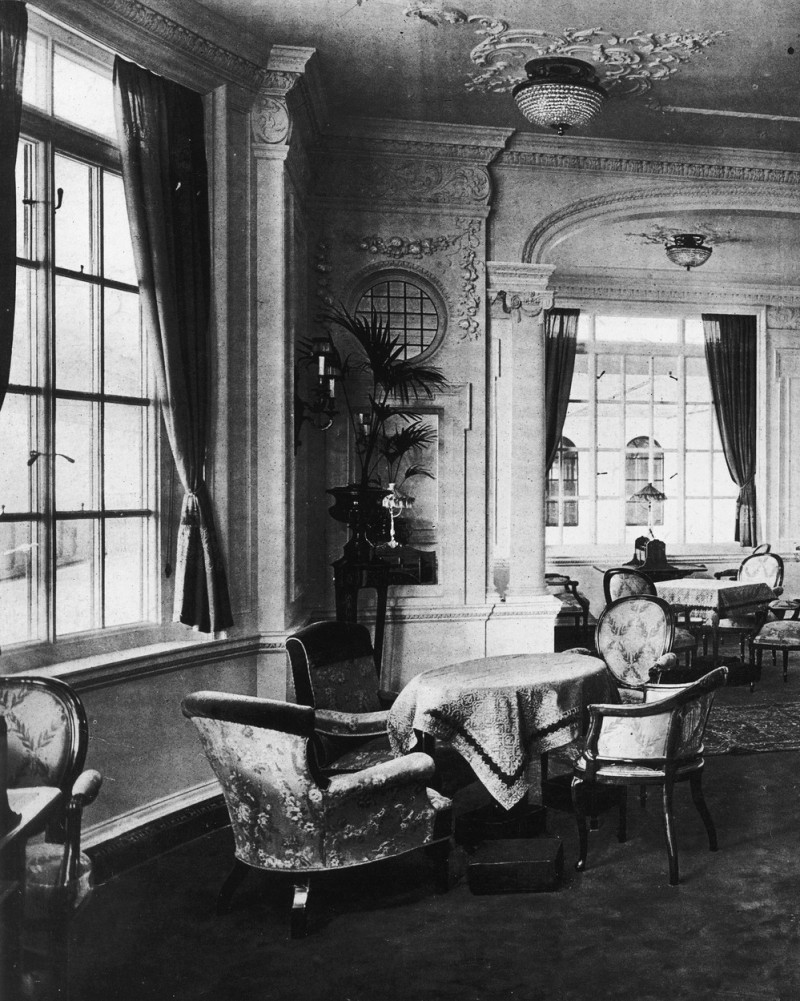View of the luxurious reading room onboard the Titanic.