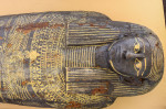 Egiptul dezvăluie 250 de sarcofage şi 150 de statui de bronz descoperite în Saqqara