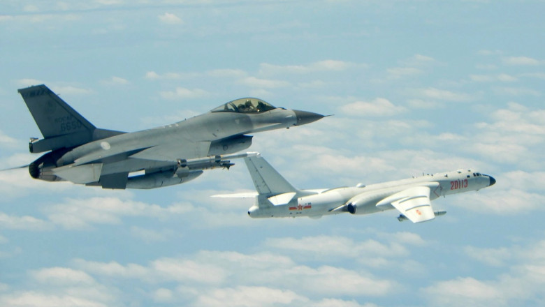 Taiwanul a interceptat 30 de avioane ale Chinei. Este cea mai mare incursiune aeriană în zona sa de apărare, din ianuarie