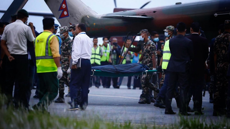 Trupurile victimelor recuperate în Nepal