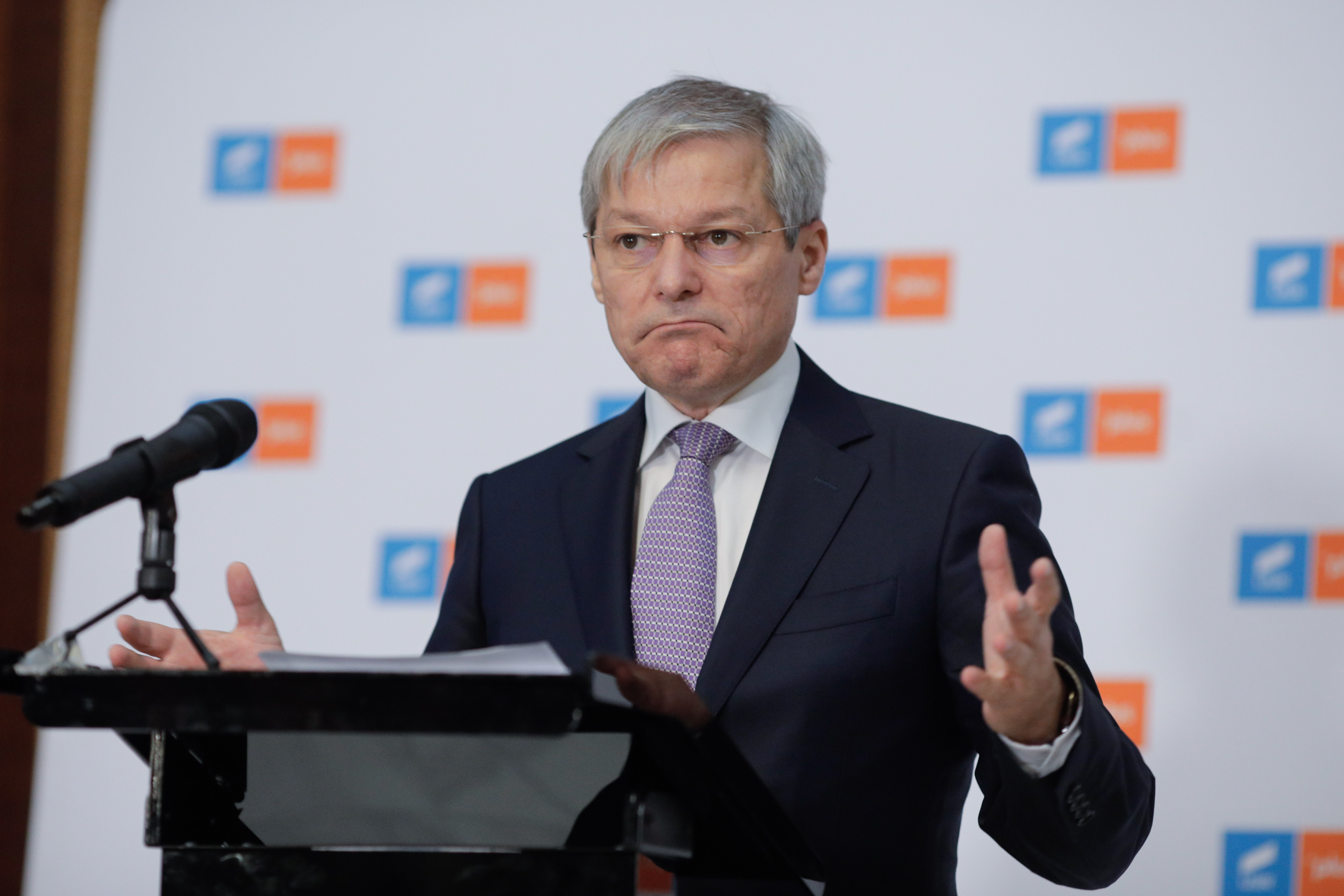 Prima reacție a lui Cioloș, după demisia din USR: Nu am găsit înțelegere. Îmi lasă un gust amar și o uriașă cantitate de tristețe