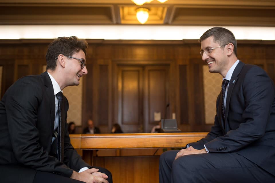 Bulai și Barna îl trolează pe Cioloș: „Abia aștept să fuzionăm din nou”