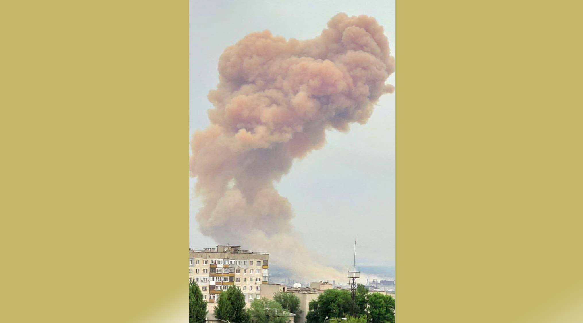 A 97-a zi de război. Combinatul chimic din Severodonețk, bombardat: 4 morți. Grecia donează armament sovietic Ucrainei