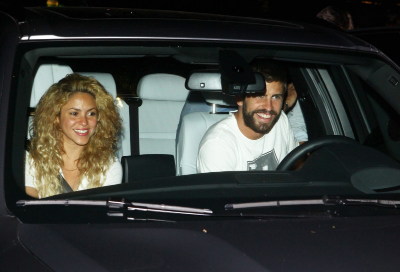 Shakira and Gerard Pique enjoy a romantic dinner in Hollywood