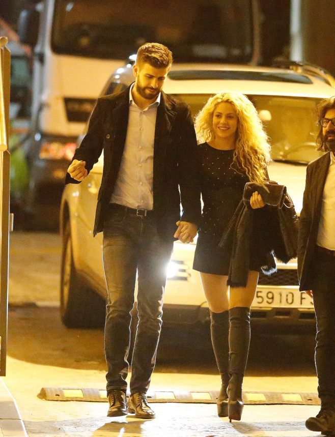EXCLUSIVE: Shakira and Gerard Pique romantic evening stroll in Barcelona