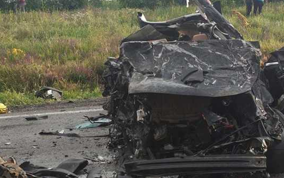 FOTO. Accident grav în județul Constanța. Două persoane au murit după coliziunea dintre o cisternă și un autoturism