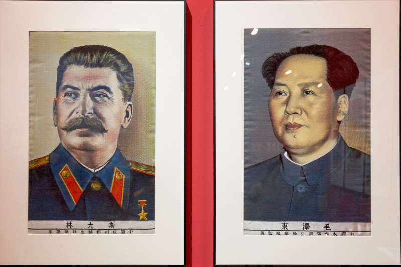 Beijing opens exhibition to mark centenary of October Revolution