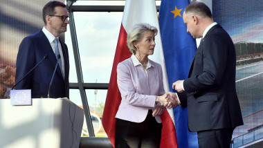 Ursula von der Leyen, premierul polonez Mateusz Morawiecki și președintele polonez Andrzej Duda