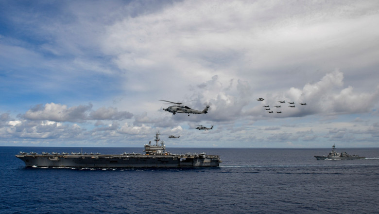 Flotă SUA participă la exerciții