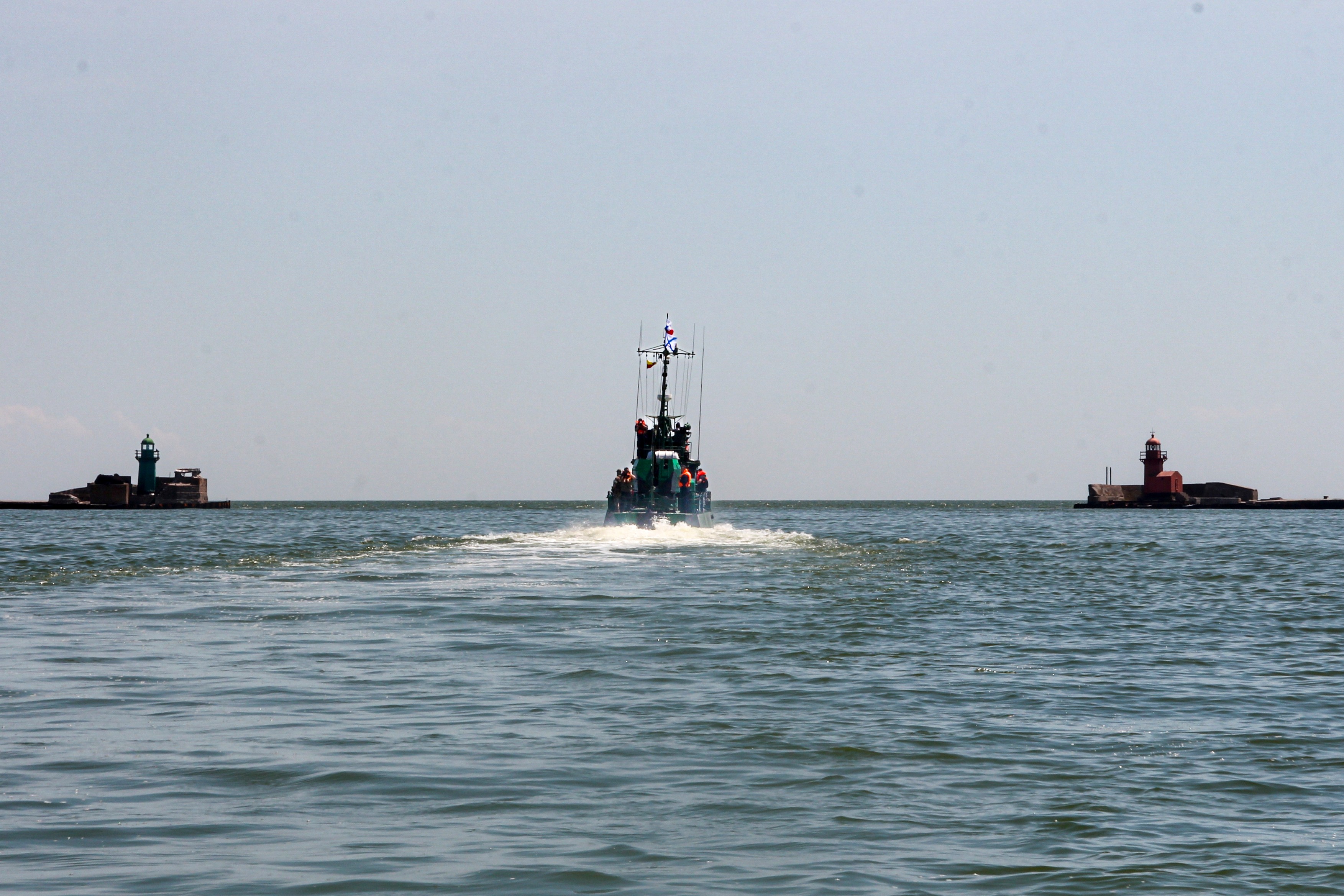 Marina ucraineană: flota rusă s-a îndepărtat la peste 100 de kilometri de coasta Ucrainei la Marea Neagră