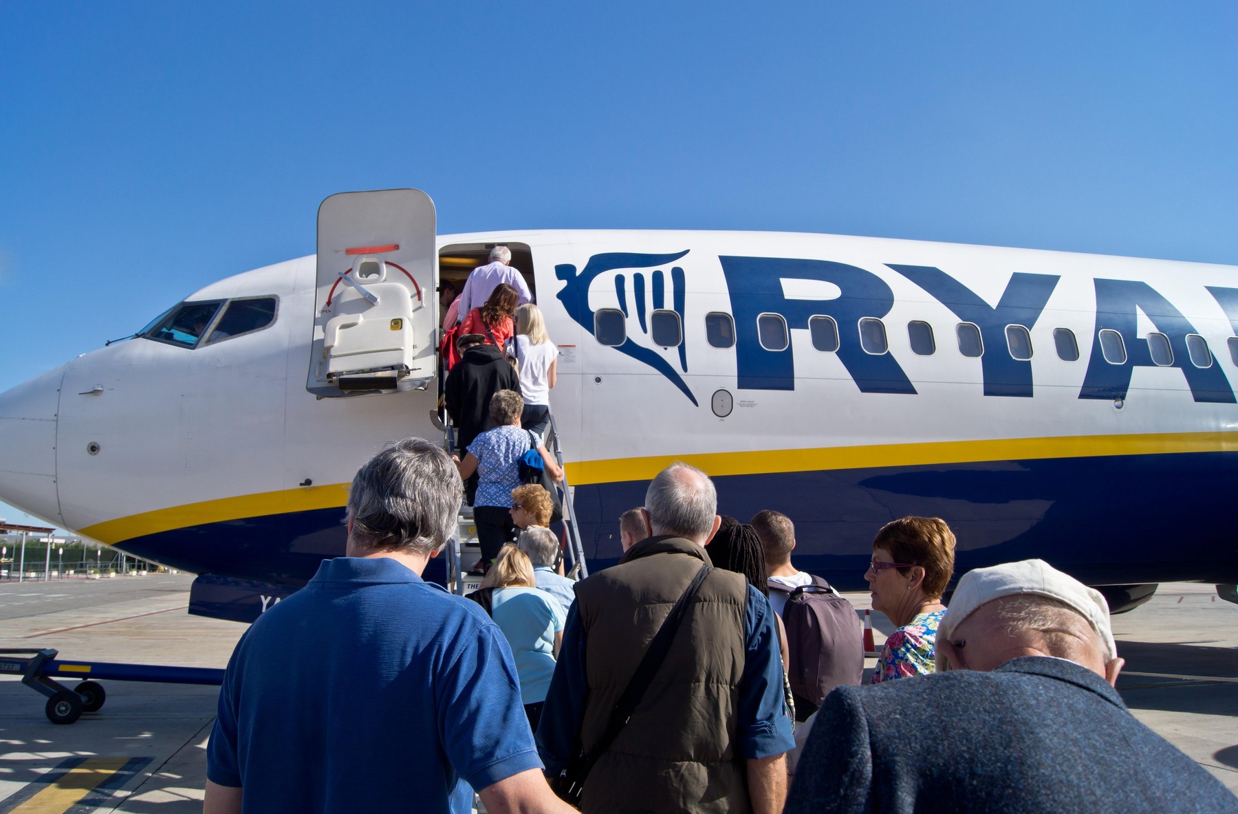 Ryanair obligă pasagerii cu pașaport sud-african să facă un test cu limba asociată apartheidului