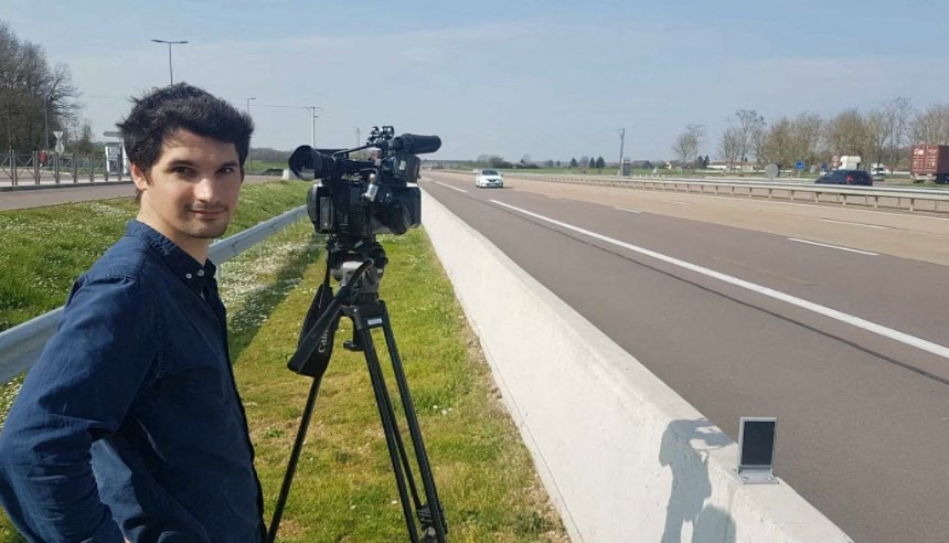 "Știu de ce a murit fiul meu". Mama jurnalistului francez ucis în Ucraina reacționează după ce Rusia a acuzat că el era mercenar străin