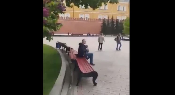 VIDEO. Cântecul simbol al luptei Ucrainei împotriva Rusiei a fost cântat lângă palatul lui Putin