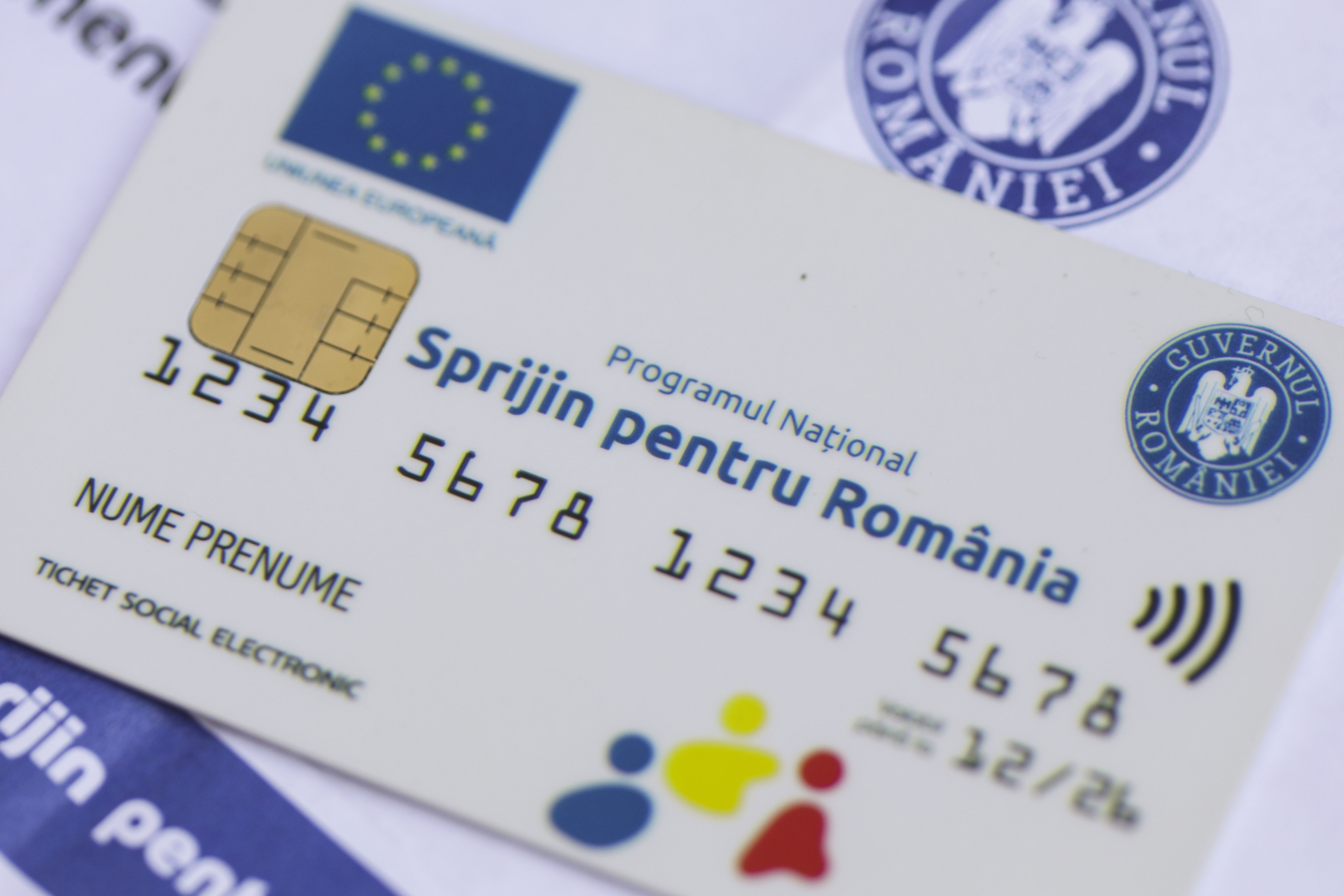 Peste 63.000 de vouchere sociale au fost blocate. Boloș: Beneficiarii cumulau venituri mai mari de 1.500 de lei