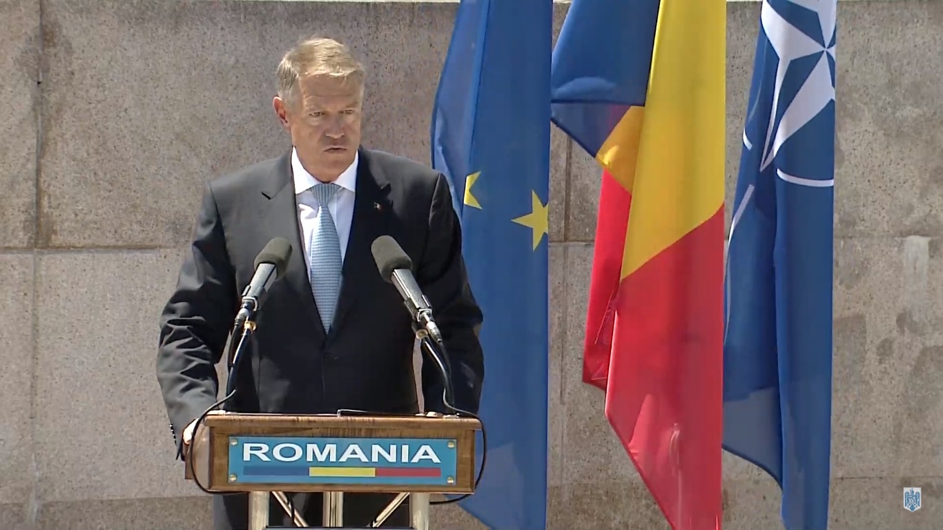 Iohannis, mesaj de Ziua Eroilor: Astăzi, când vedem lupta dramatică a unui popor pentru libertate, prețuim cu atât mai mult sacrificiul