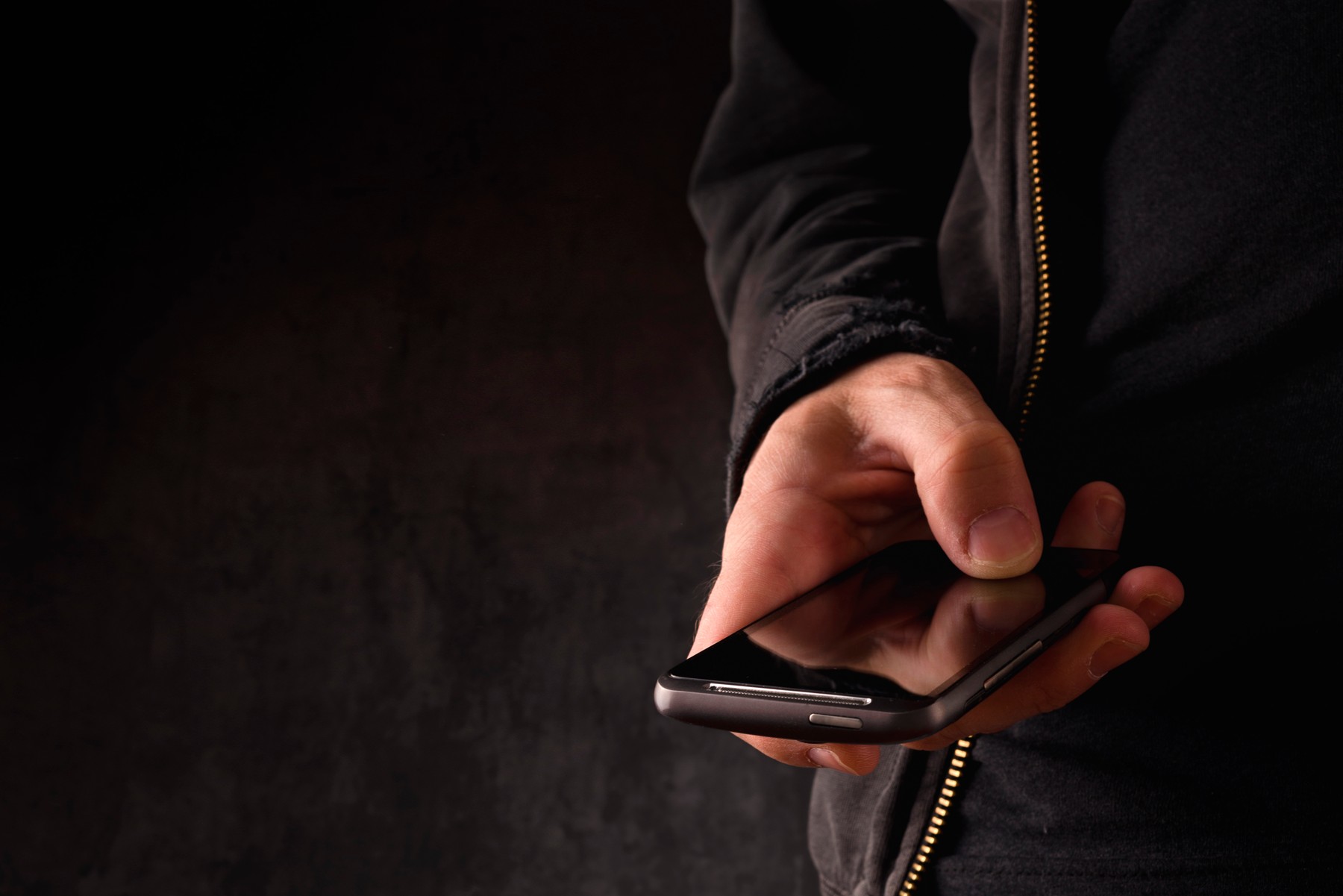 Încă o tentativă de fraudă telefonică, semnalată de DNSC. Infractorii se folosesc de numele unei instituții la care puțini s-ar aștepta