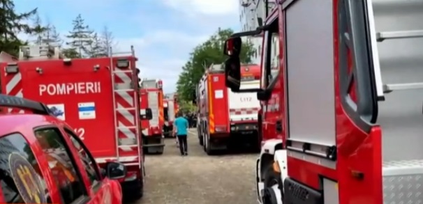 Degajări mari de fum la Spitalul de Copii "Sfânta Maria" din Iaşi. 50 de copii și 150 de adulți au fost evacuați