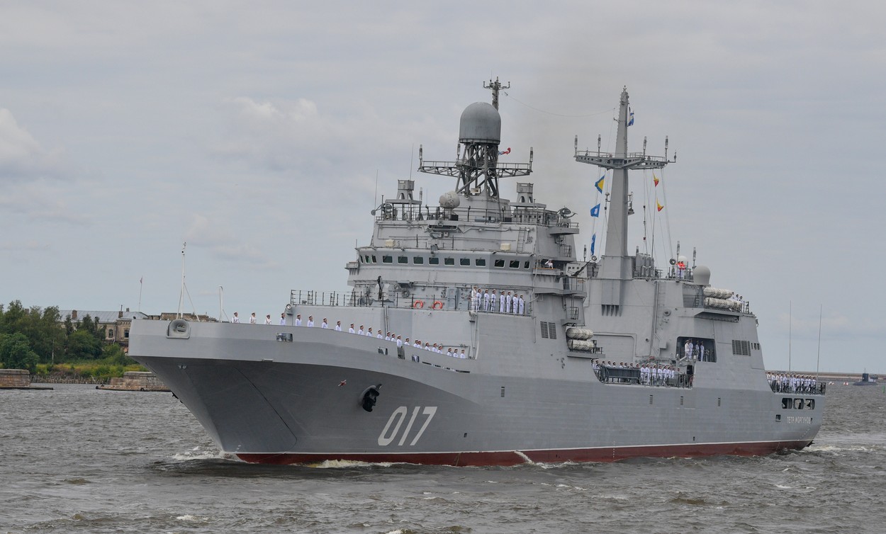 Rusia a desfășurat cel mai mare grup de nave de desant în Marea Neagră (TASS)