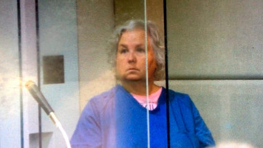 Nancy Crampton Brophy, o scriitoare care a scris un eseu intitulat „Cum să-ți omori soțul”, a fost condamnată la închisoare pe viață pentru uciderea soțului ei