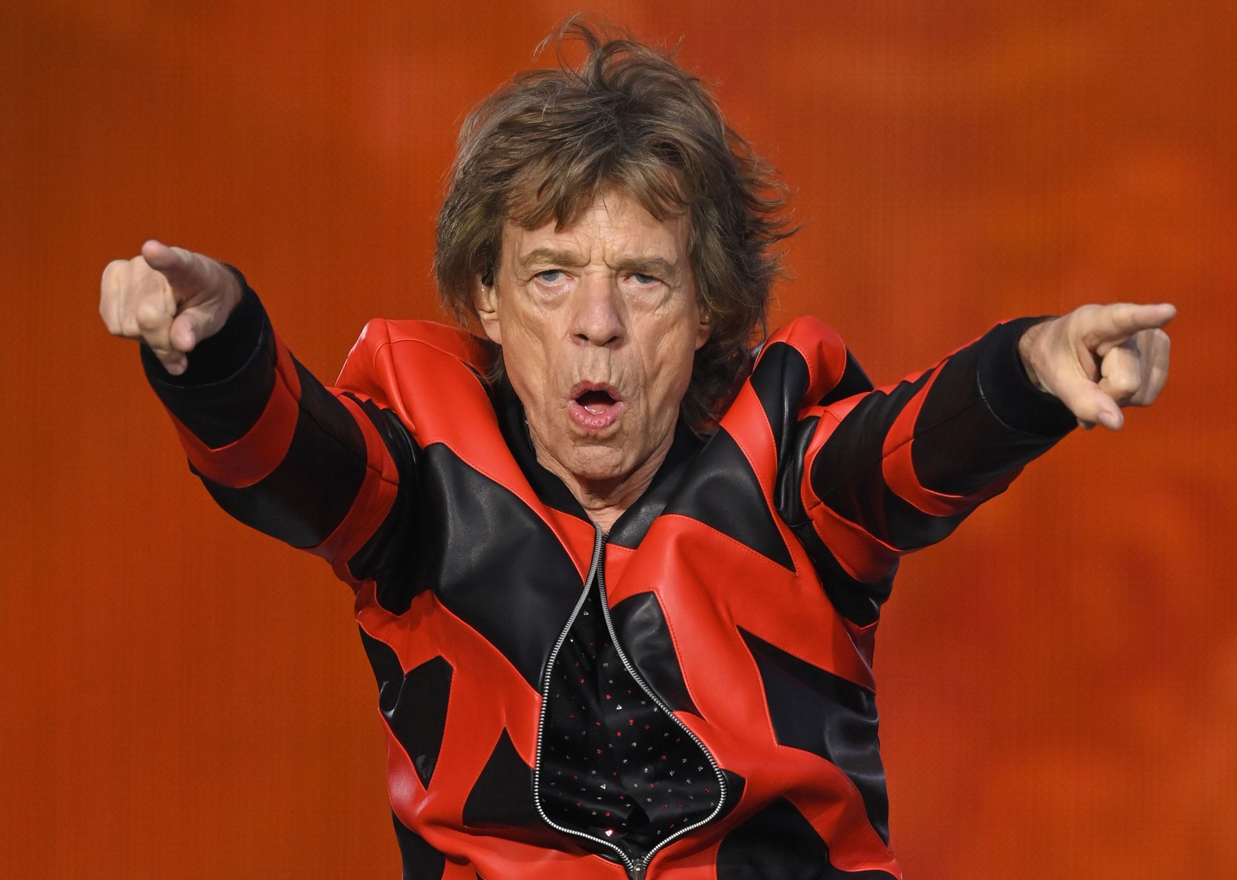 O petrecere la care participa starul Mick Jagger a fost oprită de poliția italiană din cauza unei reguli neobișnuite