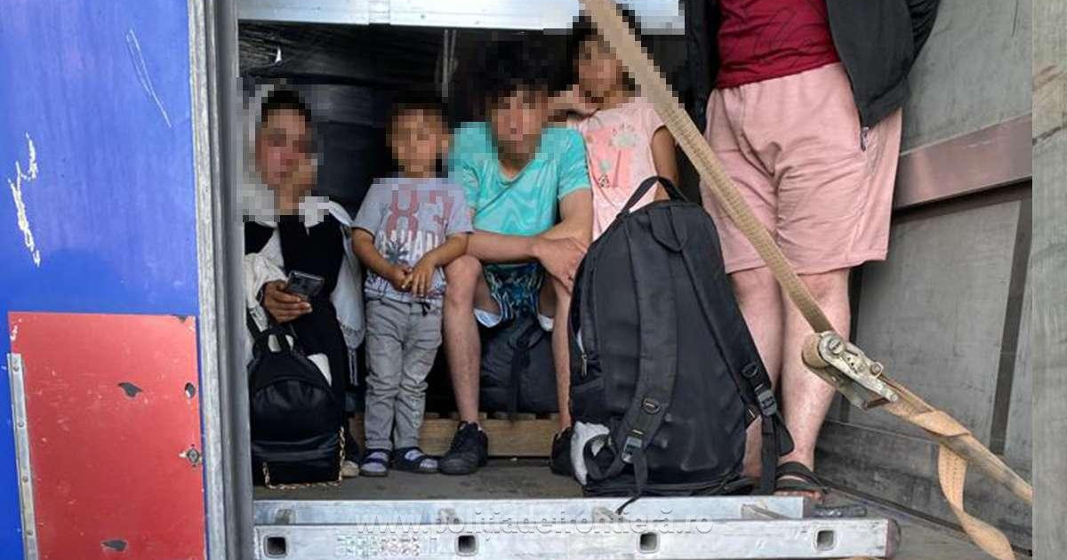 36 migranti hanno cercato di lasciare la Romania nascosti tra le bare.  Volevano entrare in Italia