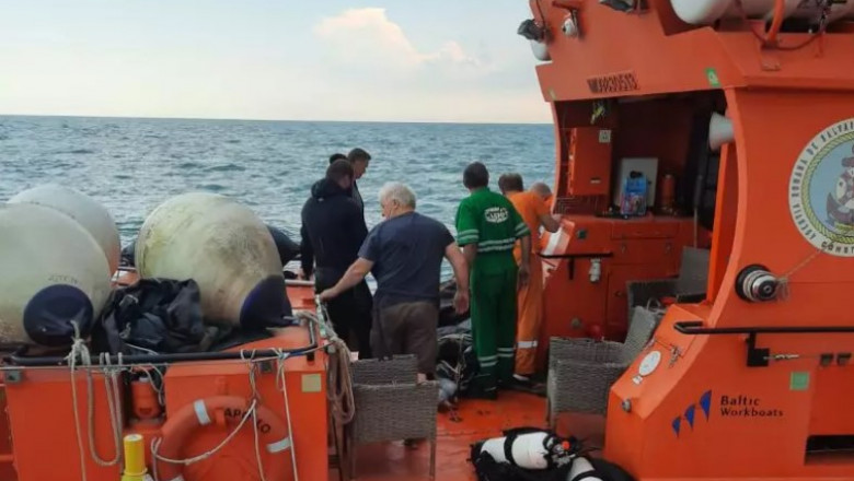 O plută de salvare cu însemne militare a fost găsită pe mare, în apropierea Portului Constanța