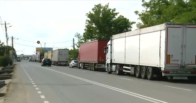 Blocaje la frontiere, la vama Siret camioanele așteaptă 15 ore. Șofer: Vameșii ne spun că, dacă nu ne place, să mergem în altă parte