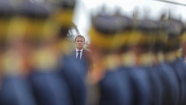 Klaus Iohannis s-a întâlnit cu Emmanuel Macron la Baza Kogălniceanu.