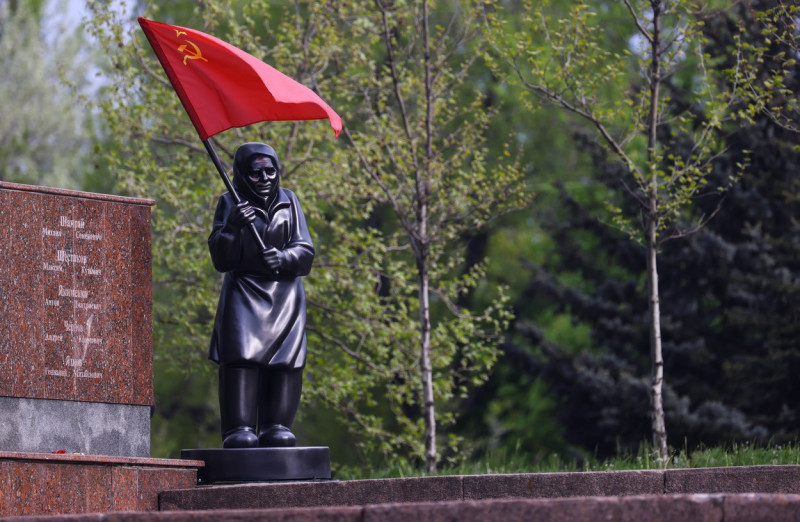 Red Banner Grandma monument in Mariupol, Ukraine