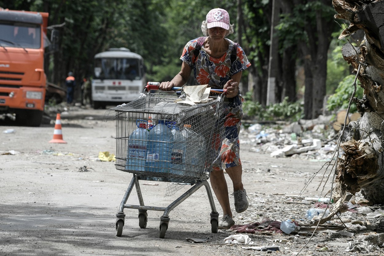 „Mai rău decât în iad”. Viața printre ruine, în Mariupolul ocupat de ruși