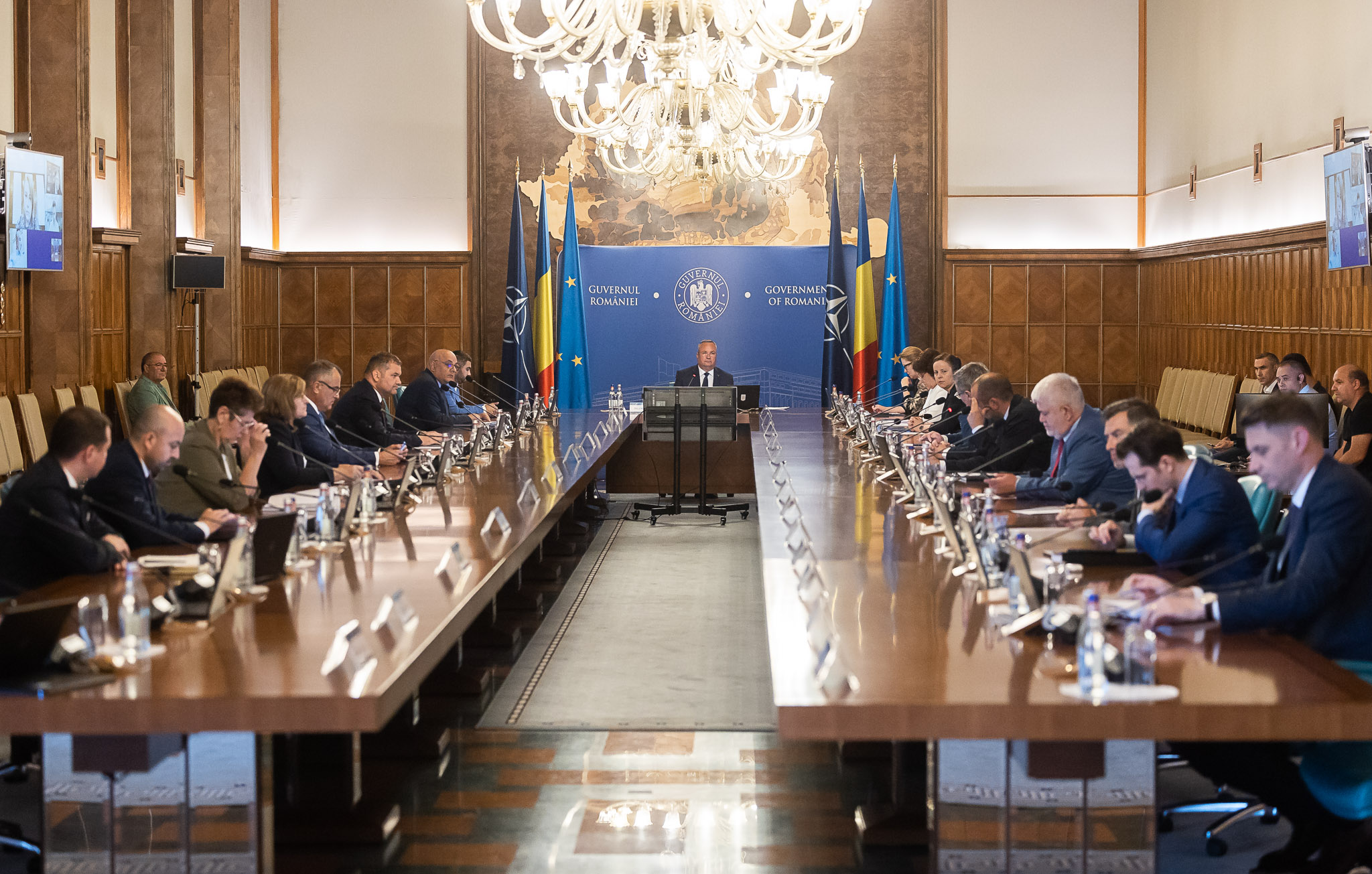 Guvernul a înghețat angajările la stat pe posturile vacante. Măsura se aplică de la 1 iulie