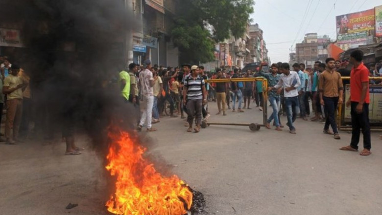 proteste în india, zonă incendiată